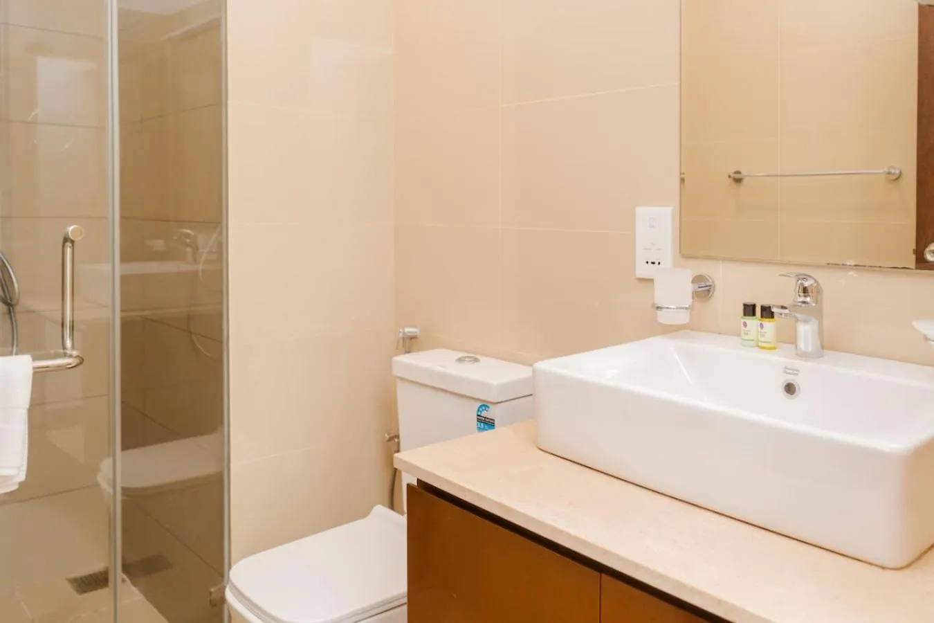 Beachside Studio With King Bed, Rooftop Pool Gym Negombo Lägenhet