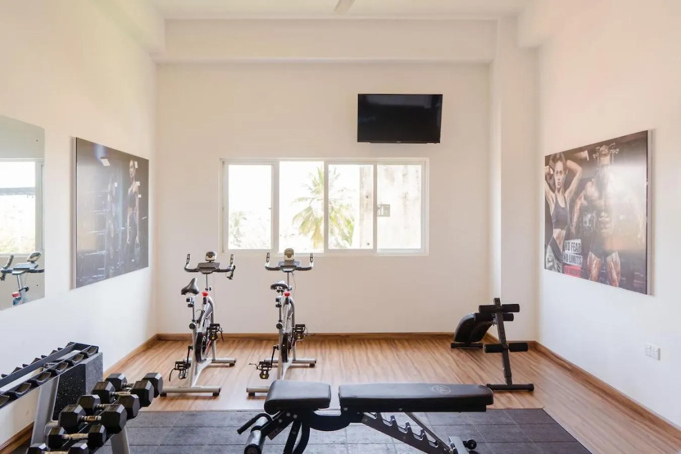 Beachside Studio With King Bed, Rooftop Pool Gym Negombo 0*,